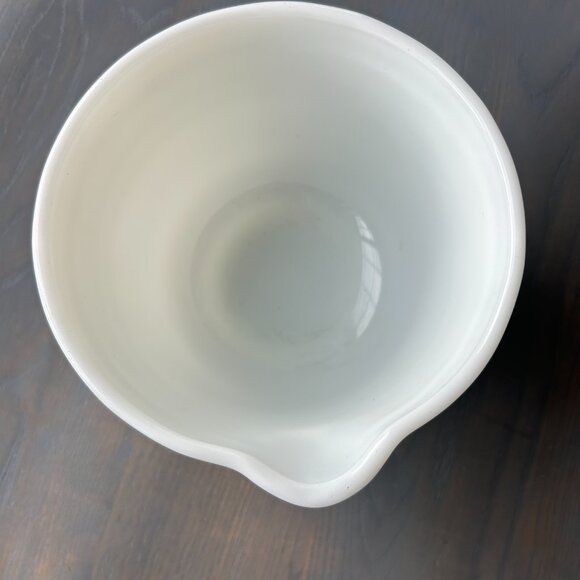 Vintage Small White Glass Footed Mixing Bowl with Pour Spout 6 Inches Across Top - Picture 2 of 7